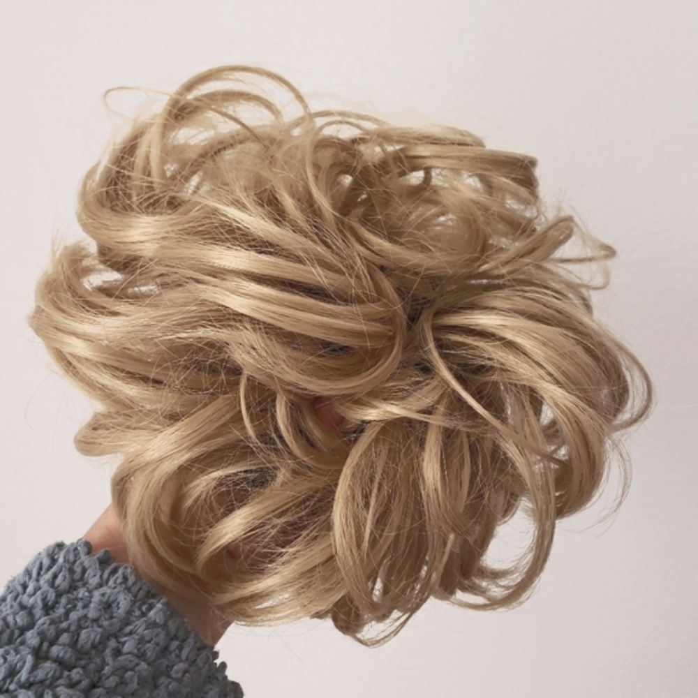 Faux hair scrunchie type blonde